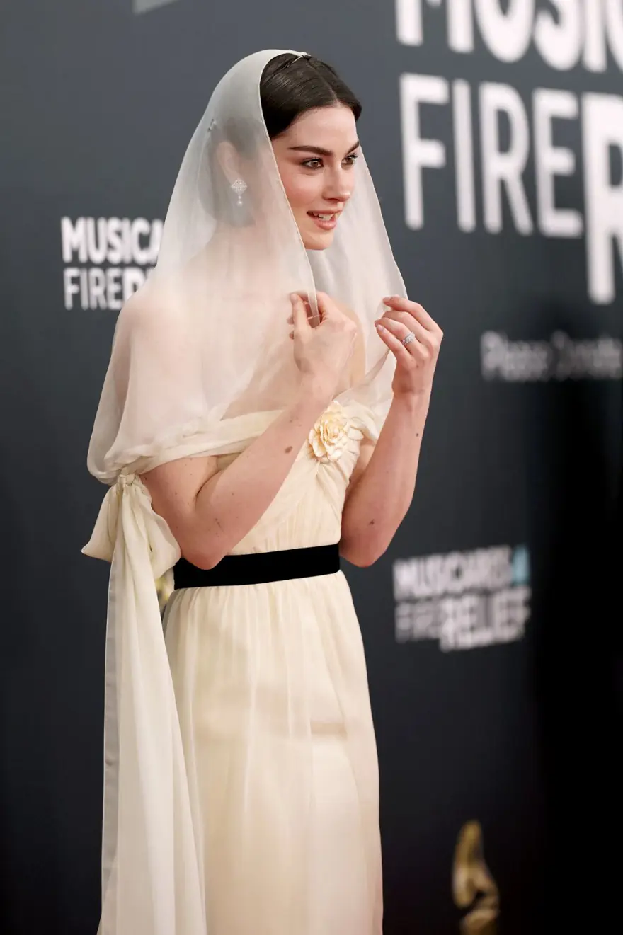 2025 Grammy Ödülleri'nde kırmızı halı şıklığı 11