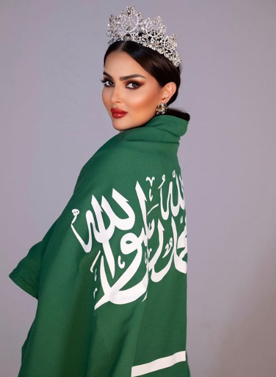 Suudi Arabistan'da bir ilk: Güzellik yarışmasına katıldılar Suudi Arabistan'da bir ilk: Güzellik yarışmasına katıldılar