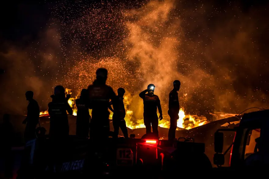 Bursa İnegöl'deki fabrika yangını kontrol altına alındı 6