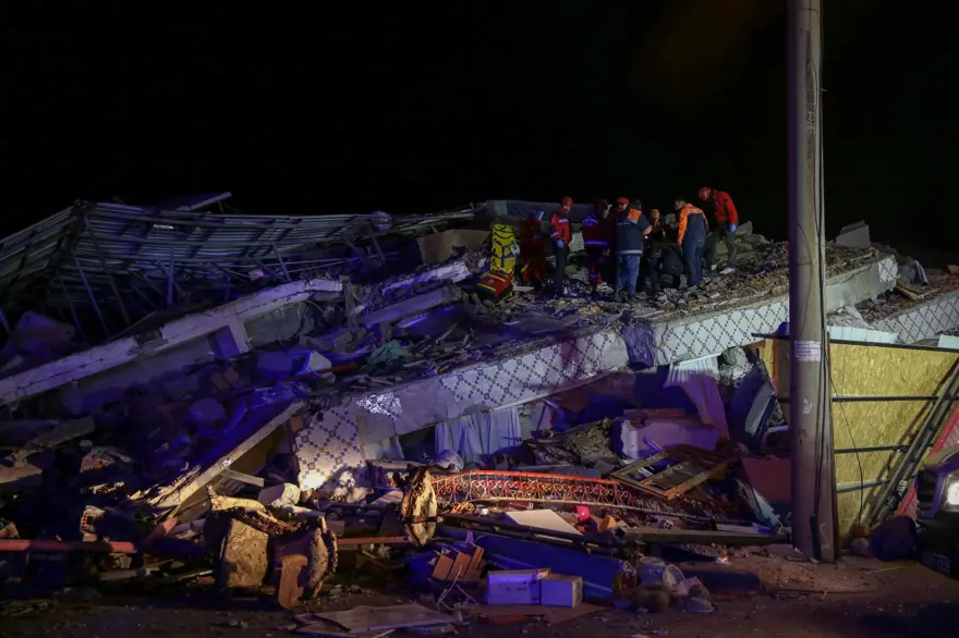 Elazığ'da 6,8'lik deprem (Bölgeden son fotoğraflar) 24