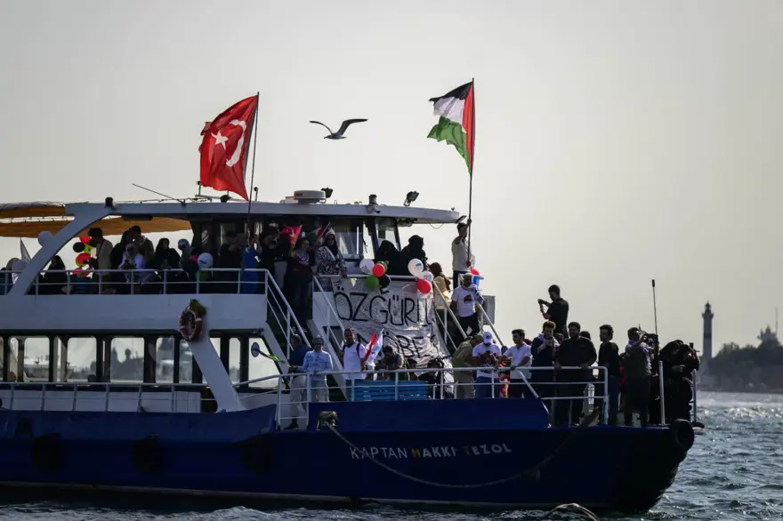 İstanbul Boğazı'nda deniz konvoyuyla Gazze eylemi 6
