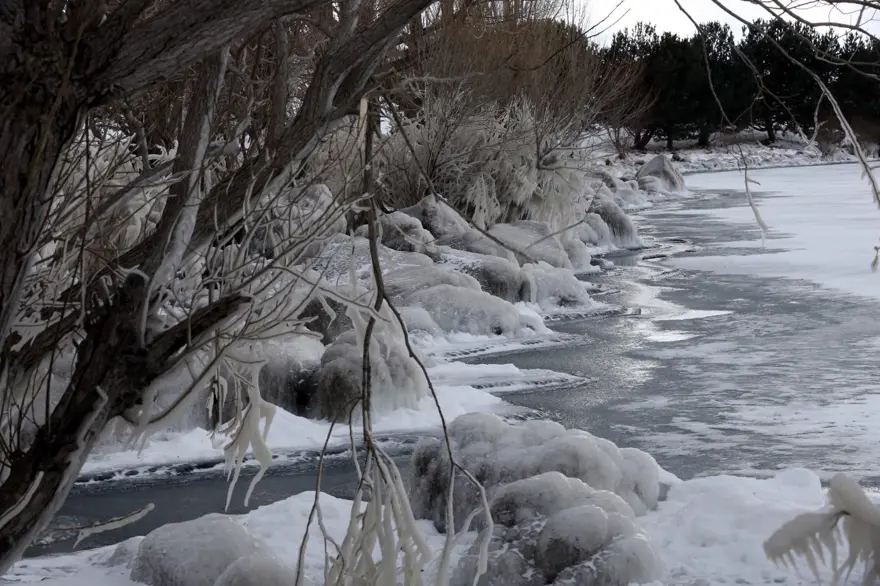 Antartika değil Çıldır Gölü: "Ağlayarak dondu" 4