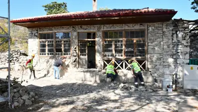 Muğla'daki Stratonikeia Antik Kenti'nin asırlık kahvehanesi restore ediliyor