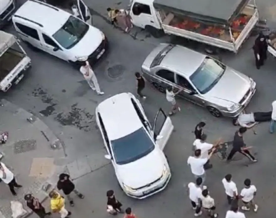 SALDIRI İÇİN ARABADAN İNEN YANDI 6