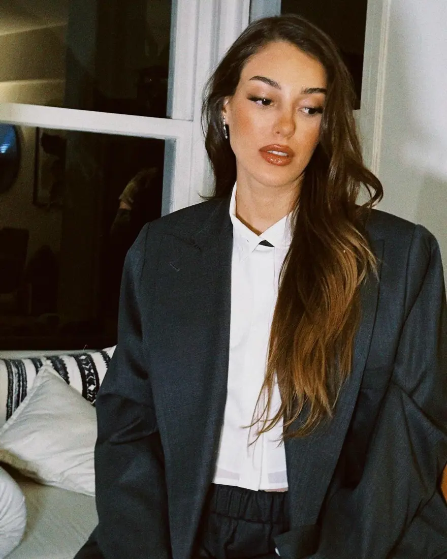 "ZAMANIMIZA YAZIK, KONUŞMAYA GEREK YOK" 4 "ZAMANIMIZA YAZIK, KONUŞMAYA GEREK YOK" 4