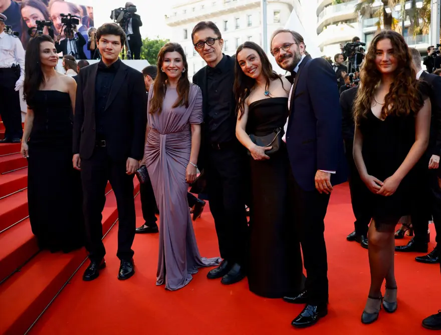 Merve Dizdar Cannes Film Festivali'nde en iyi kadın oyuncu ödülünü aldı 10