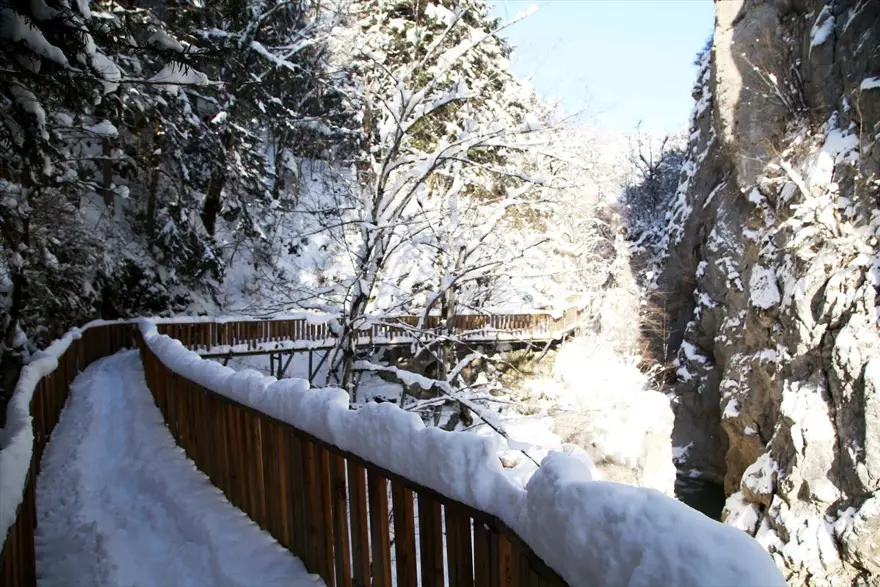 Kastamonu'da bir doğa harikası Horma Kanyonu! Kar altında doyumsuz manzaralar sunuyor 21 Kastamonu'da bir doğa harikası Horma Kanyonu! Kar altında doyumsuz manzaralar sunuyor 21