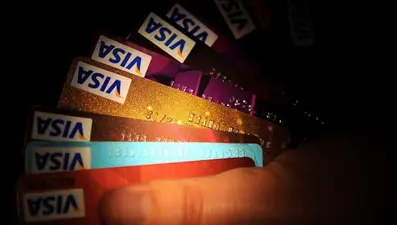 Dolandırıcılardan yeni yöntem: Önce borç ödüyorlar sonra kart sahiplerini suçluyorlar