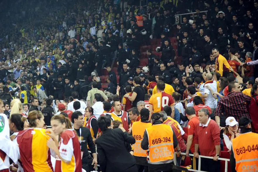Fenerbahçe devam, Galatasaray MP tamam 12