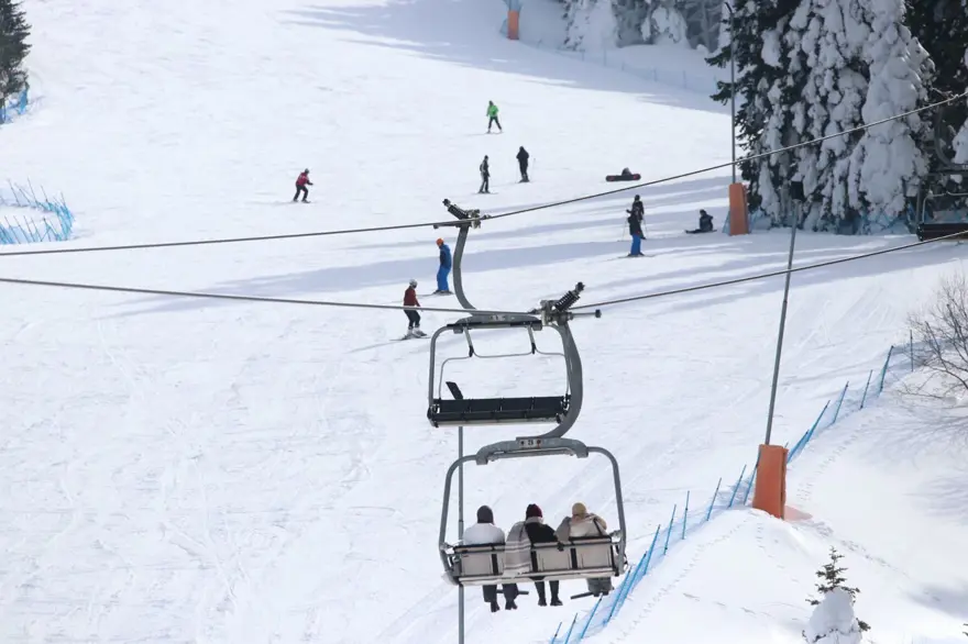 Ilgaz Dağı Kayak Merkezi hafta sonu birçok ilden ziyaretçiyiağırlıyor 6