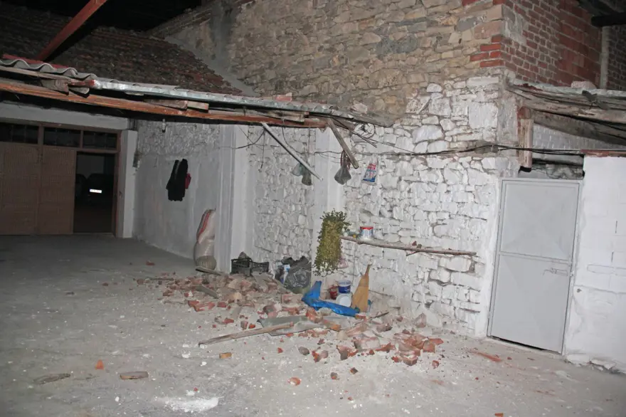 Manisa'da deprem nöbeti 13