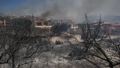 5 köy tahliye edilmişti: Atina’daki orman yangını kontrol altına alındı