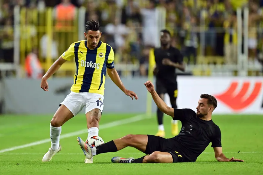 Fenerbahçe Avrupa Ligi'ne galibiyetle başladı: Kadıköy'de 3 gol 2 kırmızı kart! 19