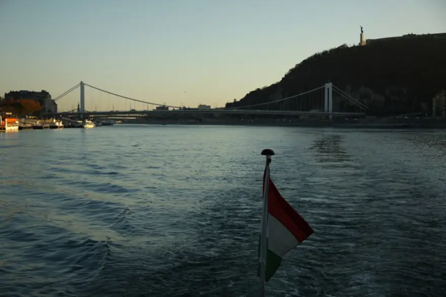 Tuna'nın ayırdığı sevgililer: Buda & Peşte 53 Tuna'nın ayırdığı sevgililer: Buda & Peşte 53