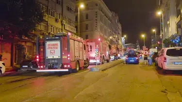 Fatih'te otel yangını: Mahsur kalan 4 kişi kurtarıldı