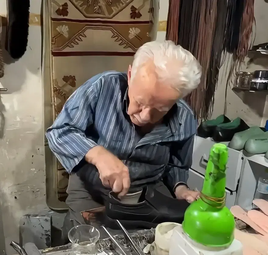 'MESLEĞİMİ ÇOK SEVİYORUM'

 2