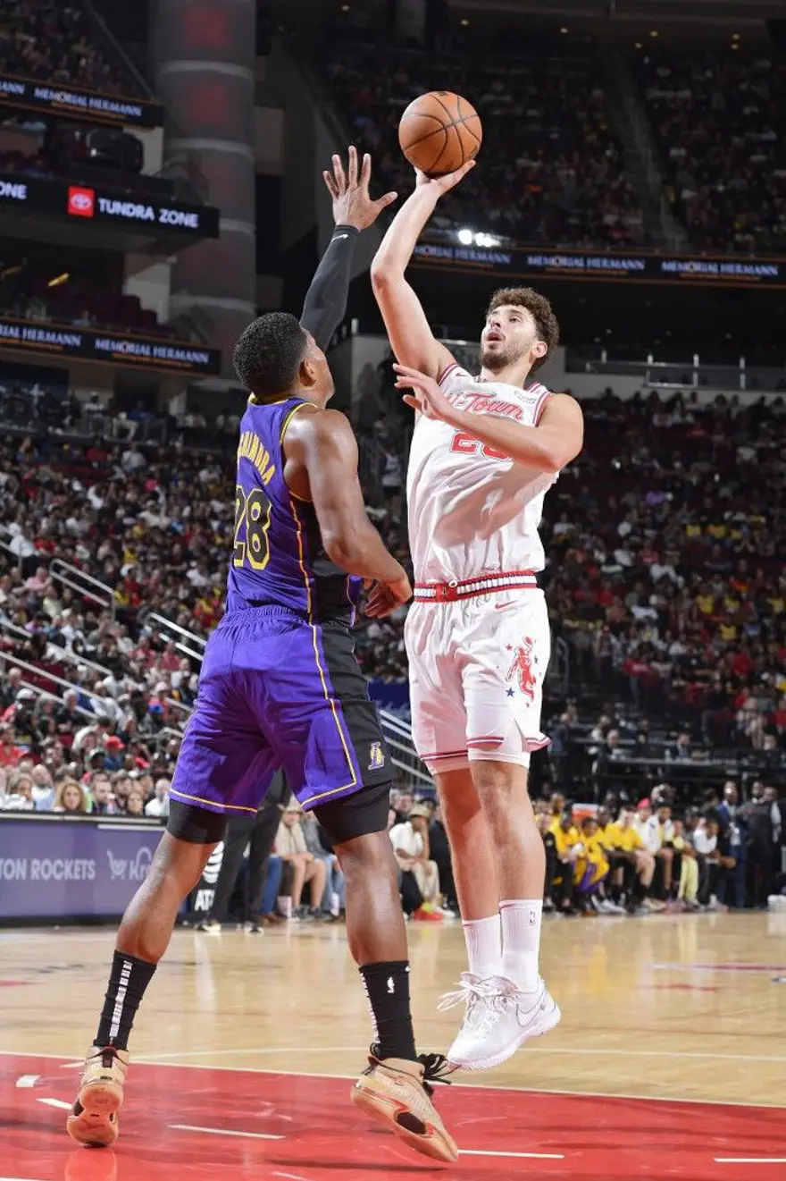 NBA'de Alperen Şengün'den 19 sayı: Rockets, Lakers'ı 128-94 yendi 3