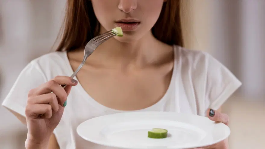 Yeme bozukluğundan korunmanın 5 yolu (Aşırı zayıflık mı obezite mi?) 3