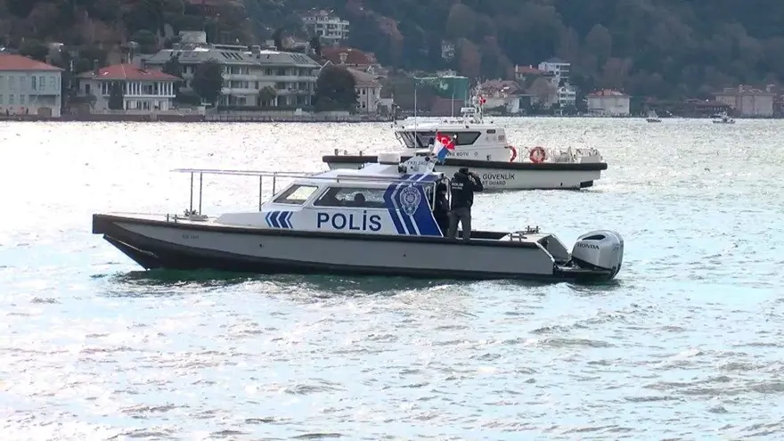 İstanbul Boğazı'nda Ayşe ve Velat için arama çalışmaları 1