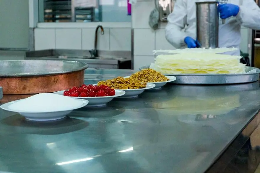 ÇİKOLATALI GÜLLAÇ YAPIM AŞAMALARI 3 ÇİKOLATALI GÜLLAÇ YAPIM AŞAMALARI 3