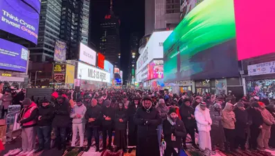 New York Times Meydanı’nda teravih namazı
