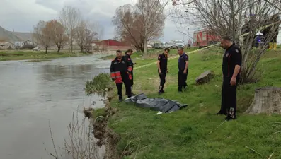 Ceyhan Nehri'nde ceset bulundu
