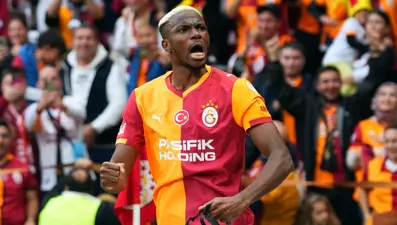 Victor Osimhen, gol sayısında Okan Buruk'u yakaladı