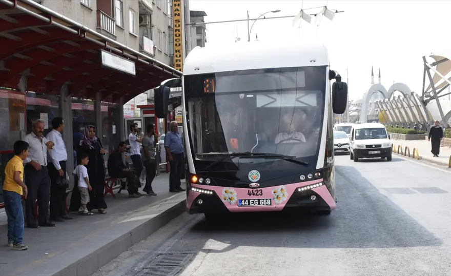 Malatya'da "pembe trambüs" uygulaması başladı 15