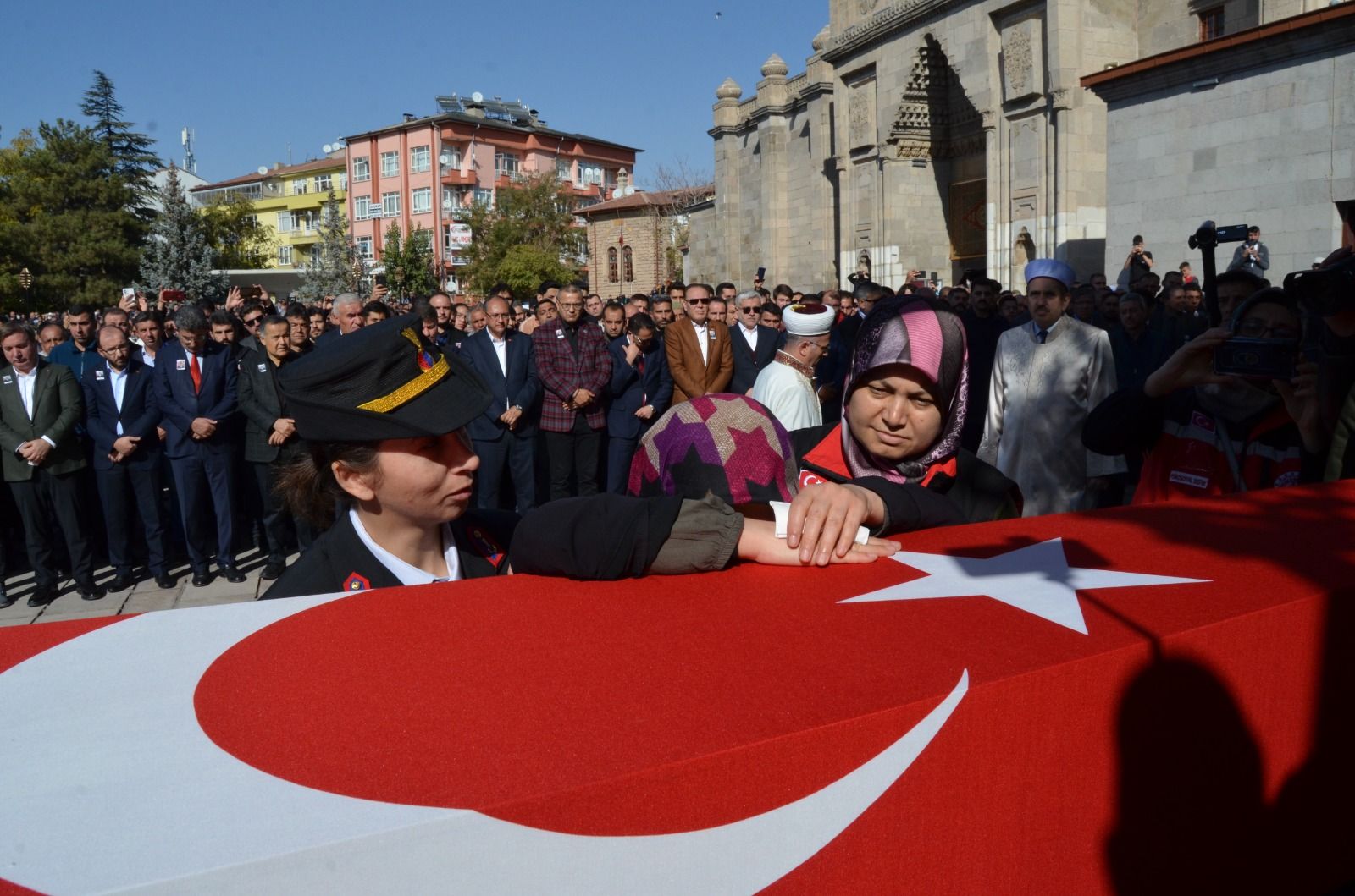 Pençe-Kilit şehidine veda