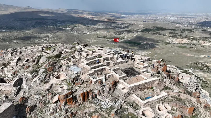 Konya'da 5 bin yıllık kale: Birçok medeniyetin izini taşıyor 2