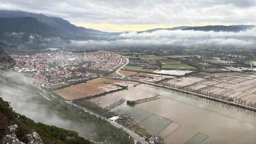 Muğla’da tarımarazileri su altında kaldı 5