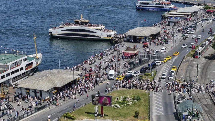 İstanbul'da bayram tatili: Sahiller ve parklar bugün de doldu 1