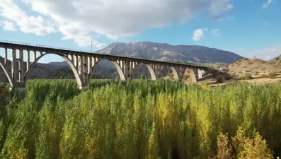 Adıyaman'ın önemli yapıları arasında yer alıyor: 96 yıllık Alman Köprüsü’nde sonbahar güzelliği