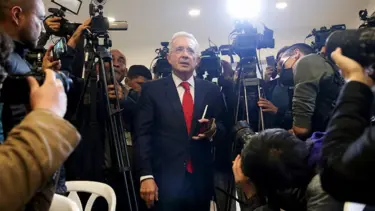 Kolombiya: Eski Cumhurbaşkanının ev hapsi cezası kaldırıldı