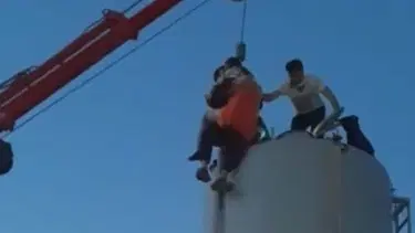 10 metrelik su deposunda mahsur kalan çift kurtarıldı