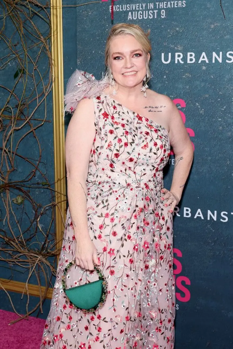 ÜNLÜ YAZARDAN LİVELY'E DESTEK 5