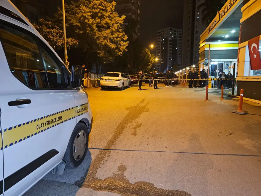 Lüks sitede maskeli dehşet: Ortalığı ateşe verip, güvenliğin kafasına silah dayadı 5