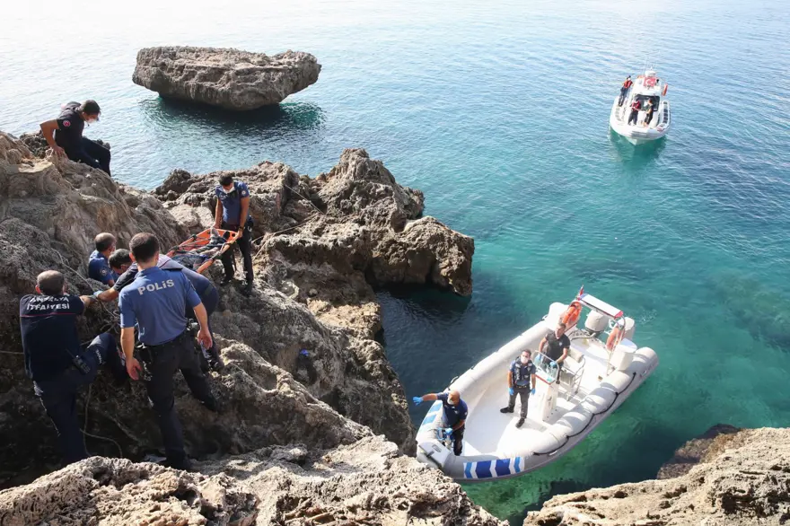 Antalya'da falezlerde can pazarı 