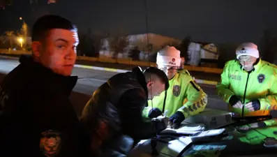 Alkolden ehliyeti alındı, yine alkollü ve ehliyetsiz yakalandı