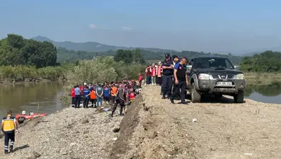 Düzce'de sele kapılan kepçe operatörünün cansız bedeni bulundu
