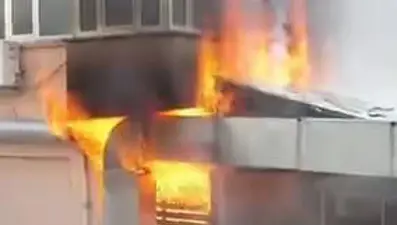 İstanbul'da restoranın mutfağı alev alev yandı