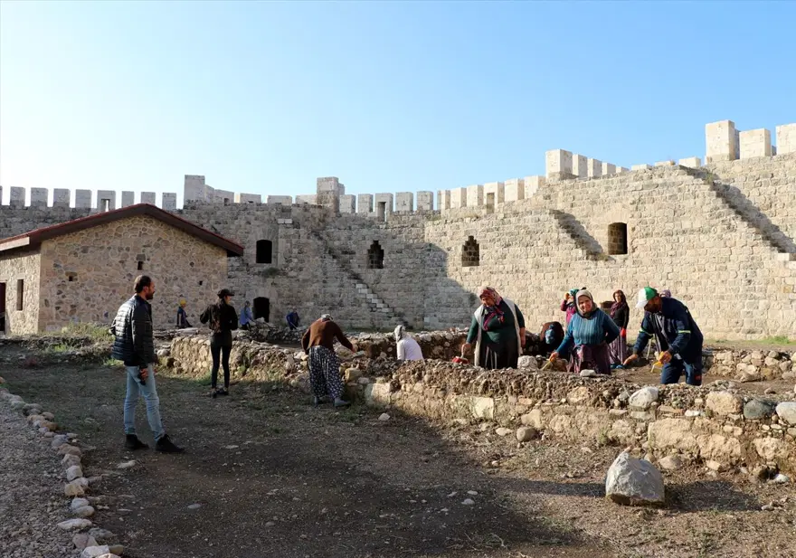 Tarihi Payas Kalesi ziyarete açılıyor 14