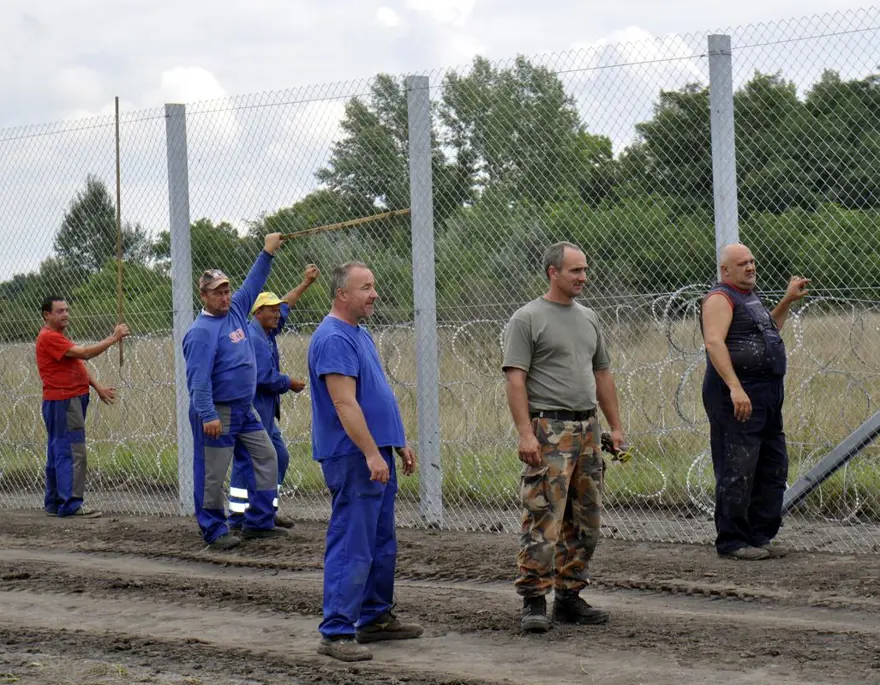 Macaristan-Sırbistan sınırına tel örgü 34 Macaristan-Sırbistan sınırına tel örgü 34