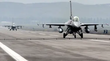 Türk jetleri Rus uçağını izledi