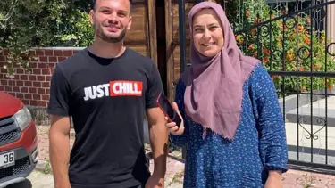 Antalya'da turist bulduğu telefonu sahibine teslim etti