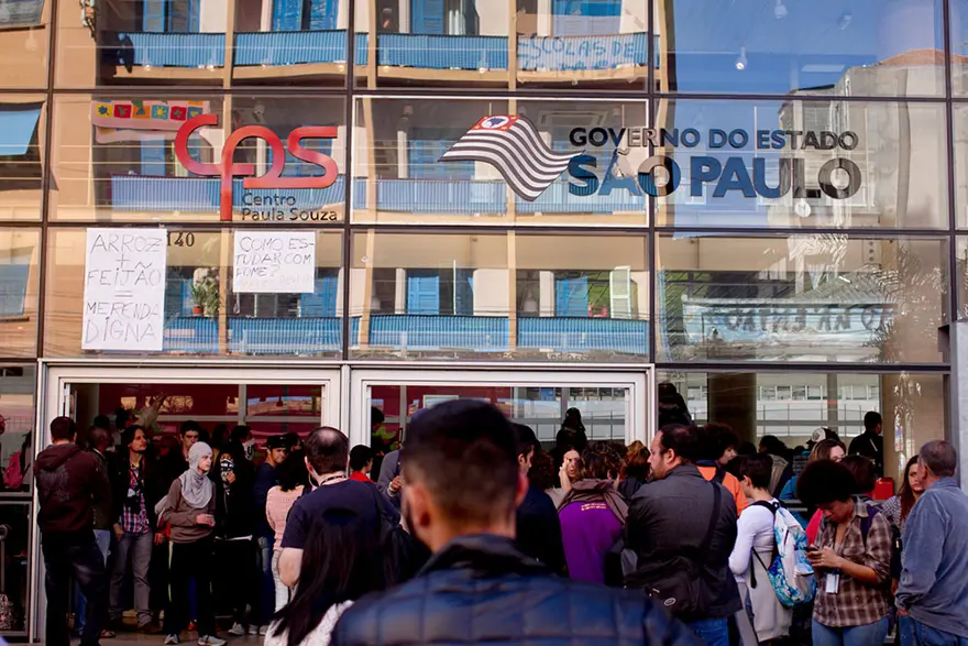 Öğrenciler okul işgal etti 9