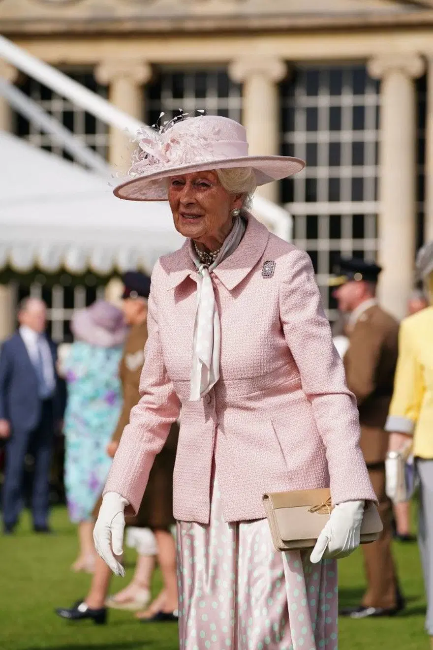 Kraliçe'nin Bahçe Partisi'nde ev sahibi Kate Middleton 14 Kraliçe'nin Bahçe Partisi'nde ev sahibi Kate Middleton 14