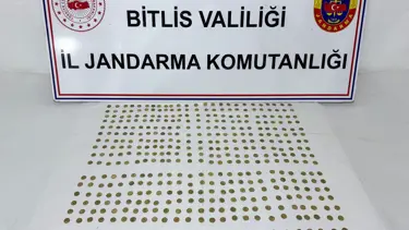 Bitlis'te durdurulan araçtan çıktı: Roma dönemine ait 500 sikke