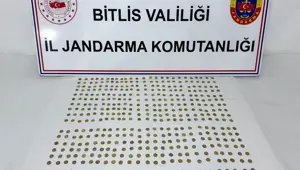 Bitlis'te durdurulan araçtan çıktı: Roma dönemine ait 500 sikke