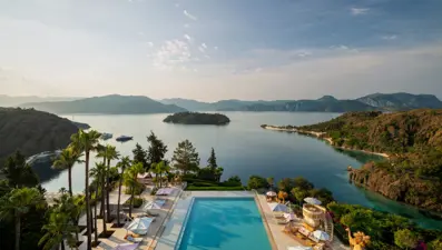 İtalyan müziğinin efsanesi Eros Ramazzotti, D Maris Bay’de unutulmaz bir geceye imza attı